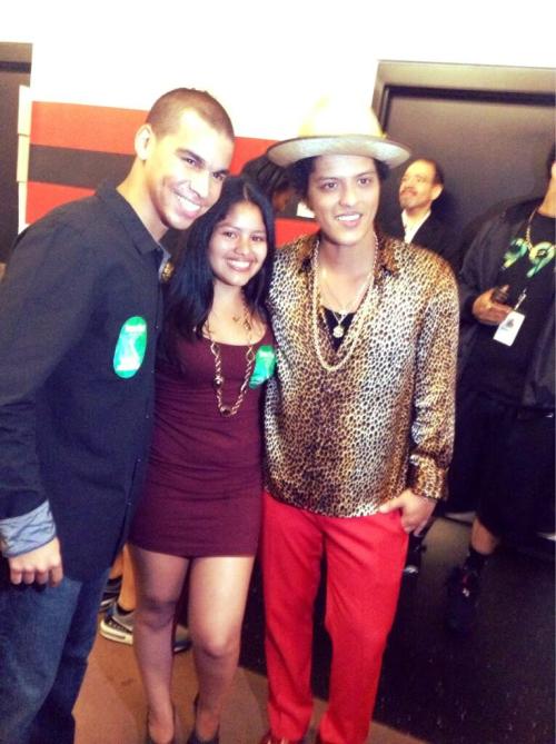 chasingkat: I miss this so much. Wish I could go back to the Bruno mars concert with my hubby. So glad we met him.