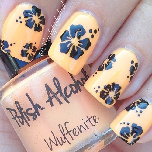 Floral nails Credit to @newlypolished (http://ift.tt/1ydPyoD)