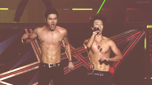 mon gif Unf super junior donghae Eunhyuk siwon torse nu abs ss5 Shindong ouvre juste ses jambes pour siwon