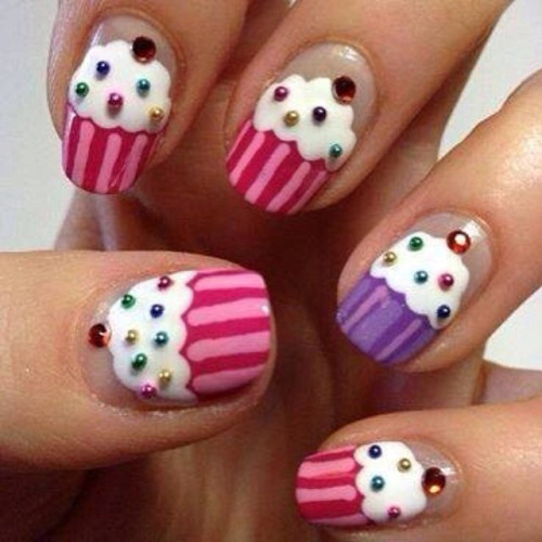 Double tap if you #love #cupcakes #nailart 💕