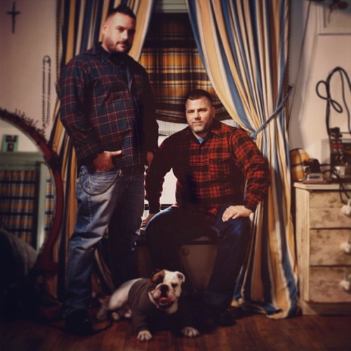 inkedfatboy:

philippex:

Jeffrey Costello and Robert Tagliapietra’s first story for Vogue, 2005. A family portrait.


Great pic!!!
