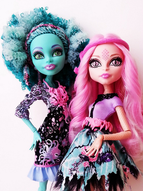 Pastel Pair by TheCuddlyCrab on Flickr.
