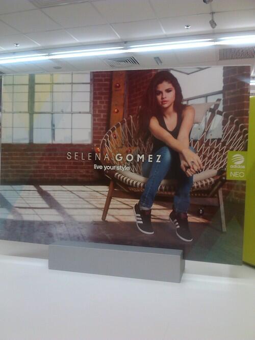 A new Adidas NEO promotional picture in a Romanian store! (c)