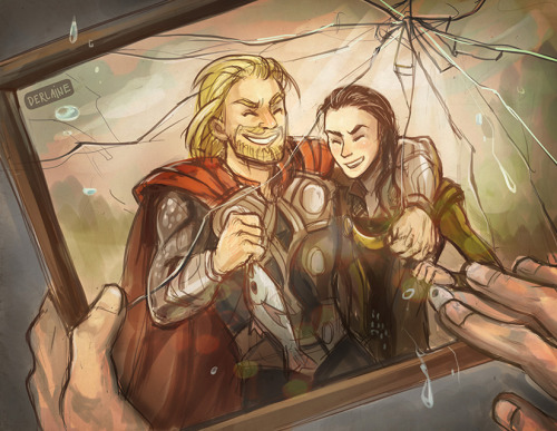 derlaine:

Happier times
Drawing happy!Loki is so strange
Do they even have photos in Asgard? They would probably have holograms but i donut curr i draw wat i want
WHO IS HOLDING THE PHOTO!?!?!?!?!?
