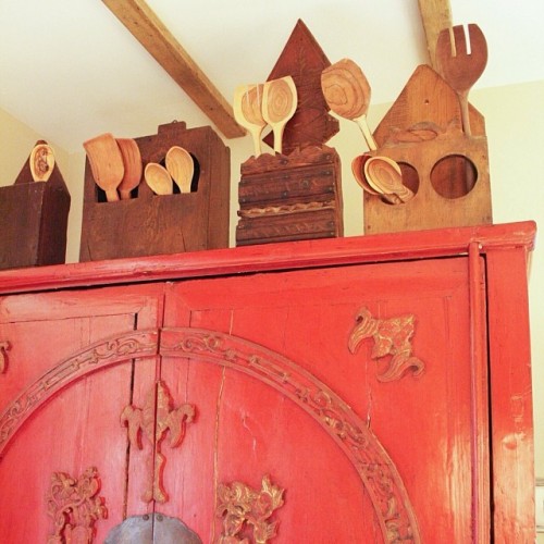 Displaying #african #woodspoons with #primitive #turkish #spoonboxes on top of my #red #chinesecabinet in my #kitchen :) #decor #interiordecor #details #rustic #tribal #vintage #antique #globalstyle #mystyle #love #beautiful