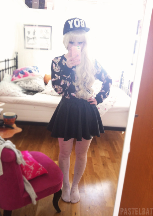 I let out my inner cat lady today, with a cat sweater and tights.Sweater is from here and the skirt from here&lt;- (ღ˘⌣˘ღ) ♫･*:.｡. .｡.:*･