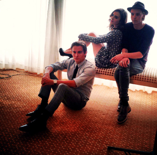 Kevin, Jamie, Lily
dailylilycollins:

Fun time today with Lily Collins, @jamiebower and@kevinzegers
