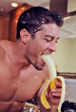 pumped pussy eats bananas