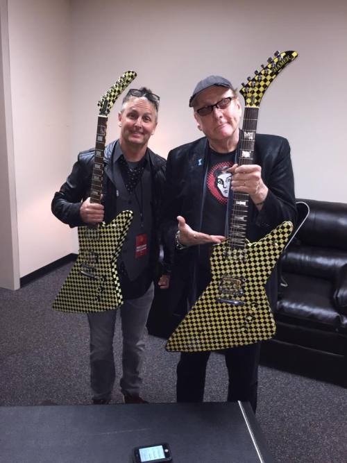 Mike McCready and Rick Nielsen, backstage in Milwaukee. (Via McCready&#8217;s Facebook page)