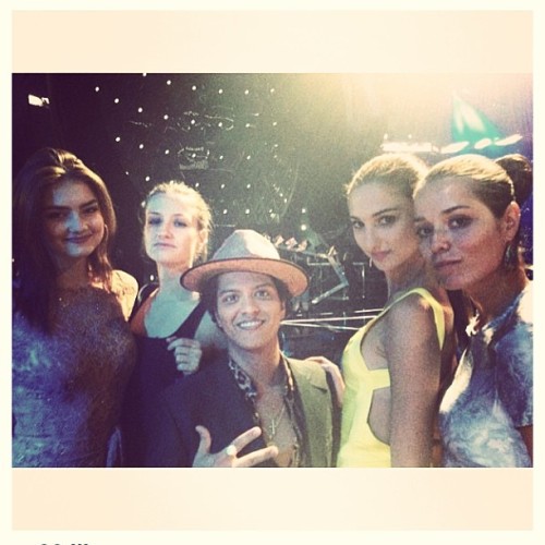 Bruno with fans at The Vmas (x)