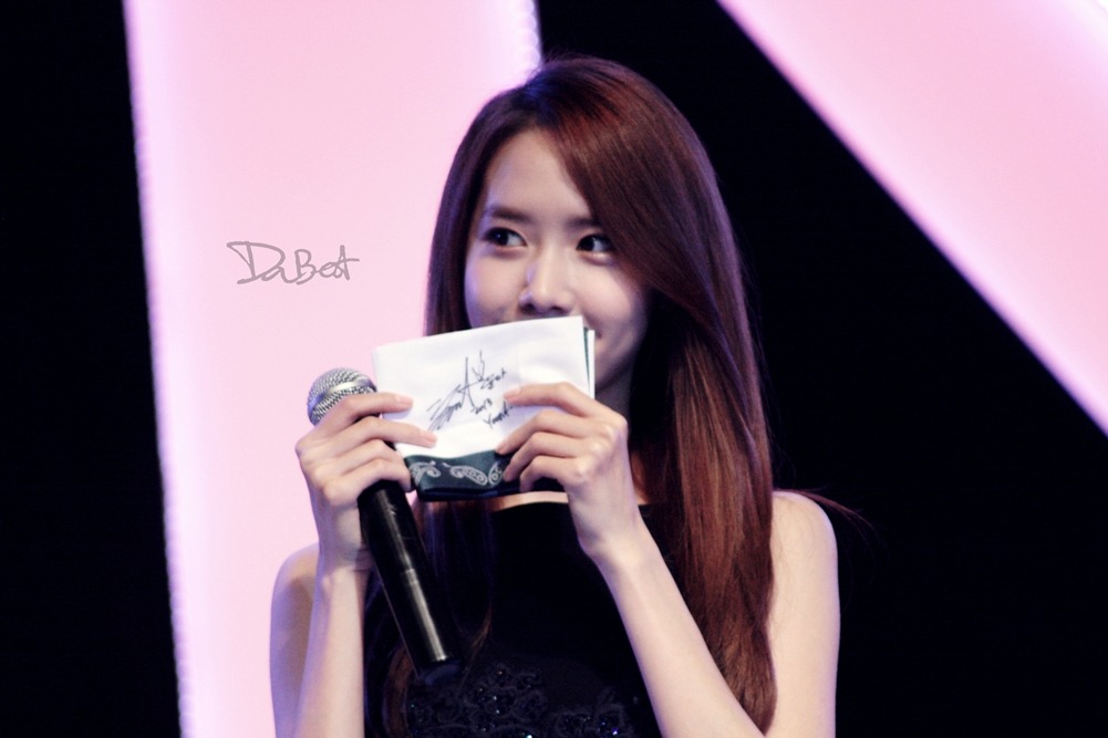 [131021] Yoona @ Girl de Provence Thanks Party by Dabeztt