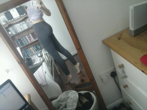 bumsaregreat:I dont care my mama bought me some yoga pants and... - Bonjour Mesdames