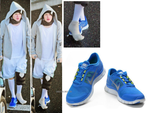 Niall wore these Nike Free Runs when returning home after his knee operation (16th January 2014)
Nike - £55