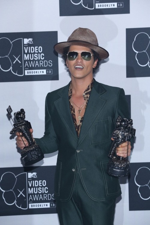 HQ Bruno Mars attends press room of the 2013 MTV Video Music Awards