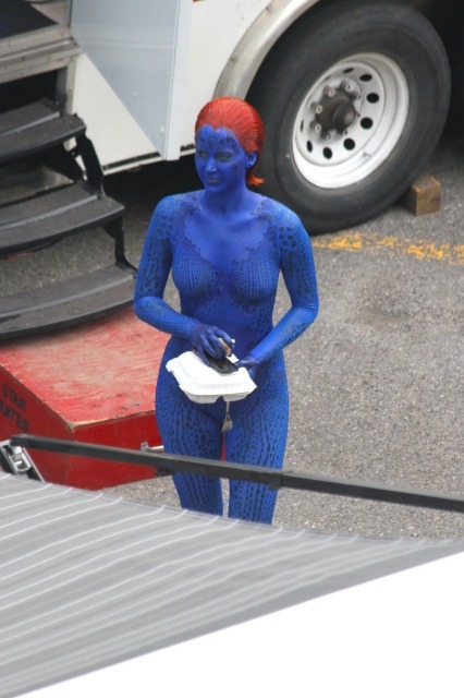 I did not know there was yet another X-Men coming out until I saw this pic of Jennifer Lawrence On The Set Of X-Men: Days Of Future Past&#8230;