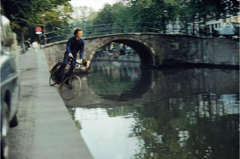 luz-natural:

Bas Jan Ader, Fall II, Amsterdam, 1970.
