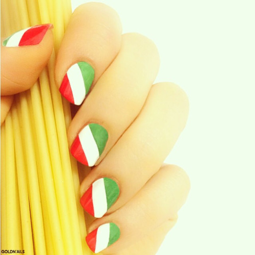 To Rome with love. #rome #toromewithlove #italynails #italyflag...