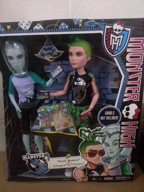 fedarhood:

 Found in Australia 
Source: Adult Fans of Monster High (Facebook group)/ Posted by: Stacy Fulton-Leon 
  