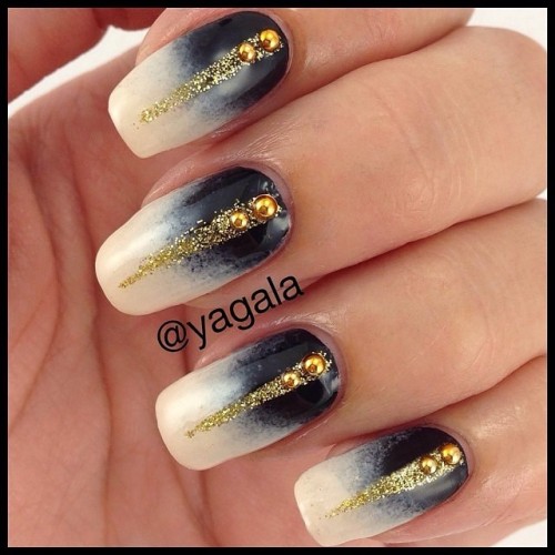 Ombre nails Credit to @yagala (http://ift.tt/XhXacL)