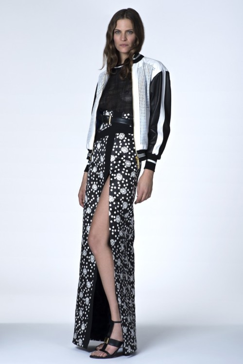 womensweardaily:


Emanuel Ungaro Resort 2014
Courtesy Photo
For his second season and his first resort collection, Fausto Puglisi articulated a rather unexpected concept of modern chic. For More
