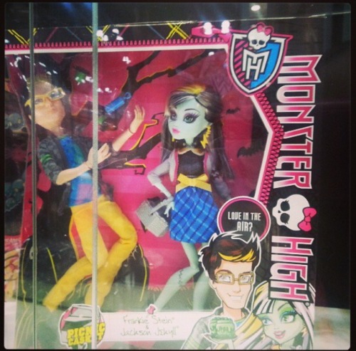 mhinsider:

Jackson and Frankie 2 pack

From Hentaigirl82 on Instagram
