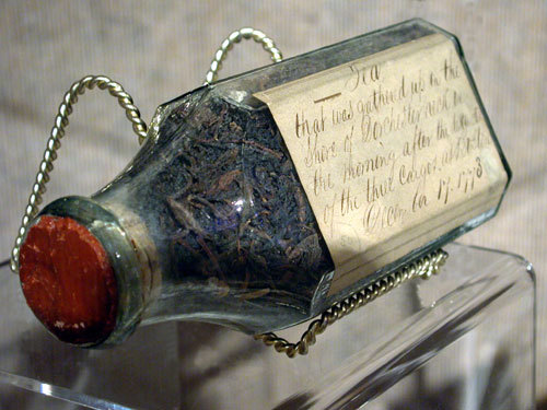 lostinhistory:

qichi:

minutemanworld:

Tea leaves collected from Boston harbor the morning after the Boston Tea Party. 
Label reads:
“Tea that was gathered up on the Shore of Dorchester Neck on the morning after the destruction of the three Cargos at Boston December 17, 1773.”

i’m so pleased that this means someone during the event was like “yeah this is probably gonna be historically interesting” and just ran out there with, like, what, a net? some cloth? fishing around in the fucking bay to collect tea to put in a bottle? you go, buddy

Good job, anonymous 18th century person.  Your commitment to historic preservation pleases me.
