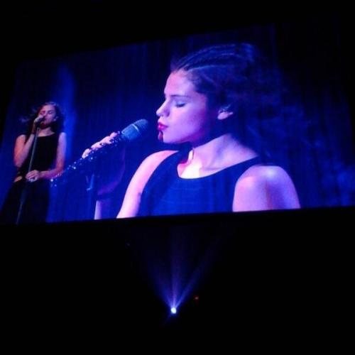 Selena performing her acoustic set tonight in Winnipeg!
