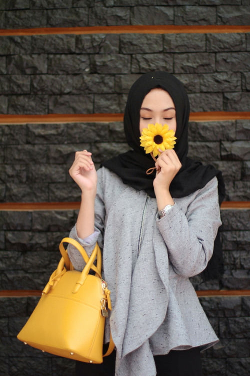 street-hijab-fashion:

Indah Nada Puspita
