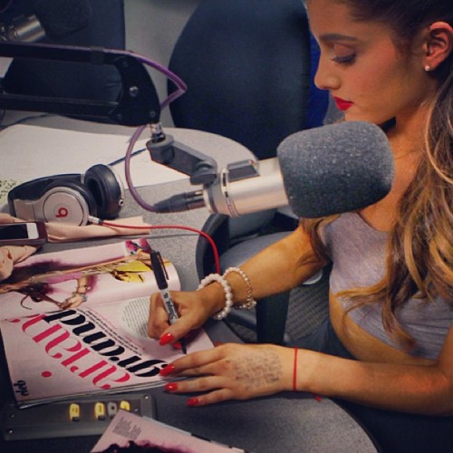 @jcruz106: Win a @seventeenmag autographed by @arianagrande this Friday!! Follow me on twitter for details. #ArianaCruz