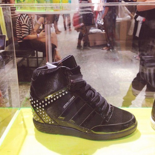 Selena’s ‘Adidas NEO’ shoes at adidas NEO store
