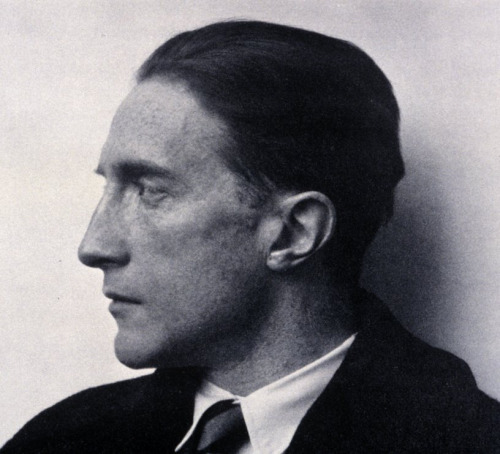 Marcel Duchamp, New York 1923 - by Alfred Stieglitz
(via Library of Congress)