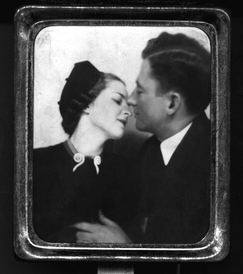Harriet and Harold via myparentswereawesome:
photomatic photobooth