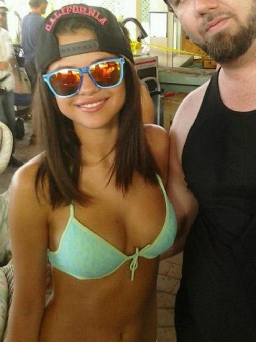 Some Selena Gomez cleavage for the set of Spring Breakers&#8230;