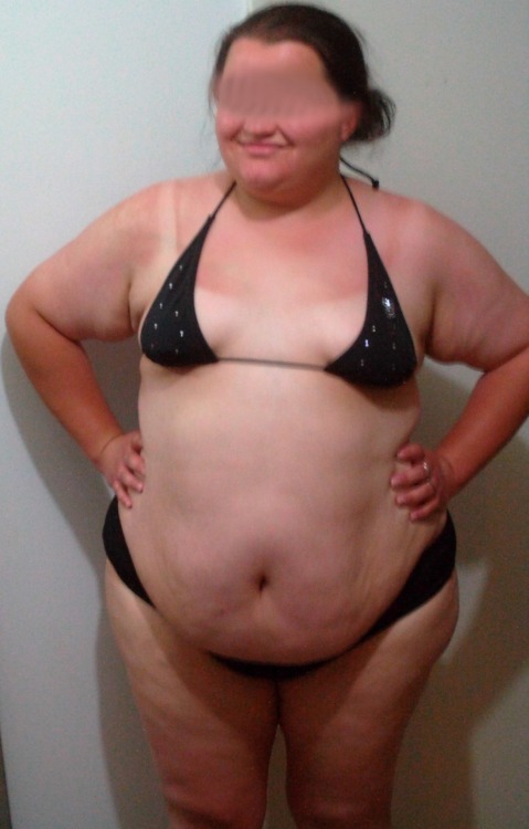Sehr sexy!


bodyposibikinibabes:

This is my wife.  I don’t know how I convinced her to let me post this, but hopefully it will help her once she realizes I’m not the only one who thinks she’s beautiful.
(Ed. note- Of course you’re not! I hope this helps her confidence as well! That swimsuit needs to see some summer fun!)
