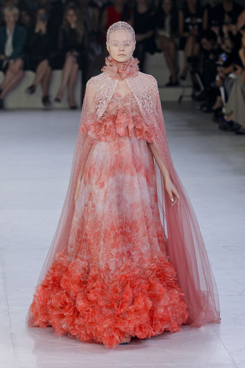 game-of-style:

Gown and cape with freshwater pearls for Sansa Stark - Alexander McQueen spring 2012
