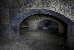 odditiesoflife:  London’s Camden Catacombs Deep beneath the streets of Camden lies a secret unknown to the hoards of visitors and market traders up above – a long forgotten labyrinth of tunnels and vaults that bear witness to the area’s colorful