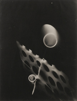 retrofutureground:  László Moholy-Nagy, Fotogram VIII, 1922 (taken) 1925 (?, print)  Gelatin silver print
