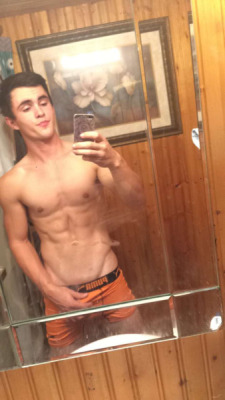 straightbaitedguys:  That body. That face. Those abs. That v-line. That fucking cock.—–Follow me for more straight baited guys! :)