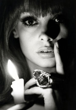 theswinginsixties:  Jean Shrimpton photographed by Bert Stern 