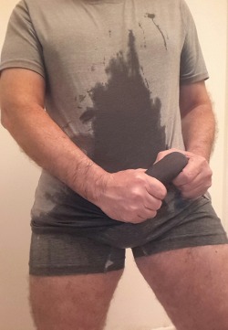 pissonmedaddy:After piss on myself.