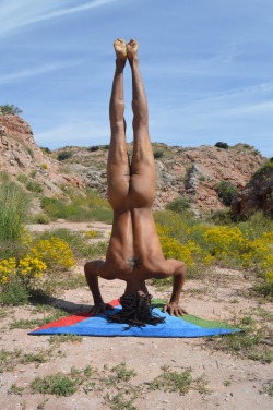 kemeticyogi:  KEMETIC YOGI DOES INVERSIONS NUDE IN THE DESERT OF NM Not Much Wordz Need To Be Said For This Shoot Besides…“Thank You Jetia Deity For Making Sure I Got What I Came For! I AM FREEEEEEE!!!! :) 