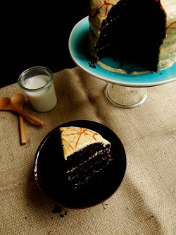 majormunchies:   Salted Caramel Chocolate Layer Cake: recipe 