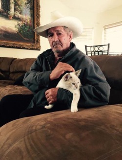 mellamosandi:  fiending4mylust:  boyzdocry:  hey guys, my friend fiending4mylust grandpa went missing yesterday morning in the LA area, he was last seen near Olympic Blvd and Hoover st. please help her and her family by reblogging this and spreading the
