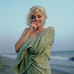 missmonroes:  Marilyn Monroe photographed buy George Barris, 1962 