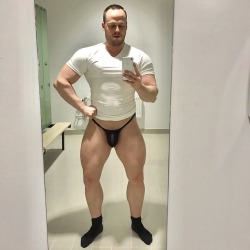 joakimgarder:  A brand new hospital (that my whole ward just moved into). A brand new locker room with excellent full body mirror and cool lighting. Like it was made for a post-work flex n’ showoff swolfie! 💪🏼😆