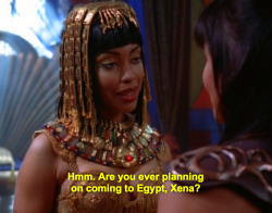 t-high-la420:  start ur day off right with hearty bowl of gina torres as cleopatra letting xena know she’s DTF.   😏