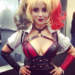 ironbloodaika:  ironbloodaika:  Big surprise to the fans at San Diego Comic-Con 2016! :D Tara dressing up as Harley again, this time in her Arkham Knight outfit! XD This makes this the fourth time she’s dressed as one of her characters! XD Apparently