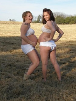 herbellypics:  I would love for me and my bestfriend to be pregnant at the same time, hanging out together with our bellies sticking out. I think we would have a lot of fun together enjoying being preggo.  