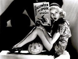 A little reading before bedtime (Betty Grable, 1932)