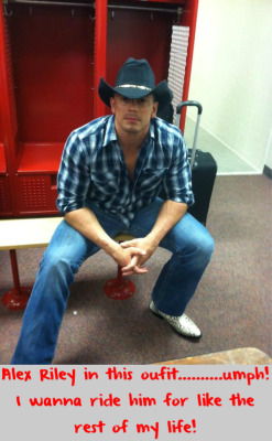 wwewrestlingsexconfessions:  Alex Riley in this oufit……….umph! I wanna ride him for like the rest of my life!